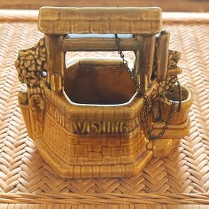 Vintage McCoy mid-century Wishing Well pla…